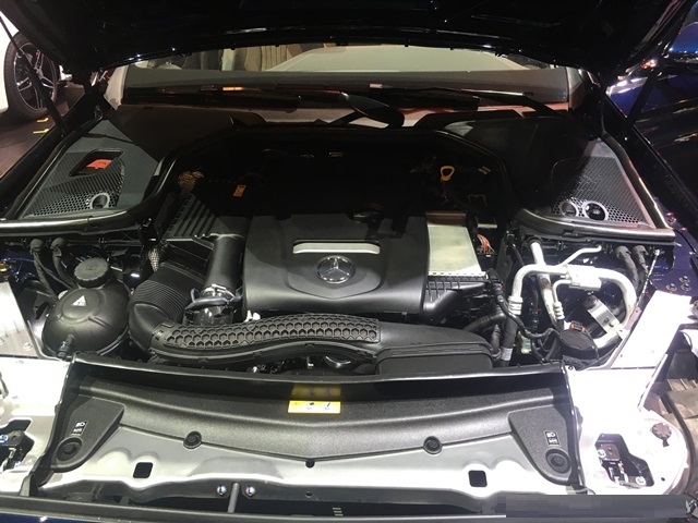 Thay Ắc quy xe Mercedes E300 tại nhà