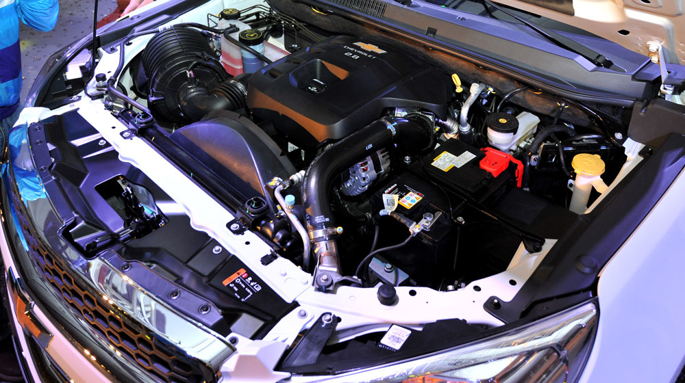 Thay ắc quy xe Chevrolet Colorado tại nhà 0333266768