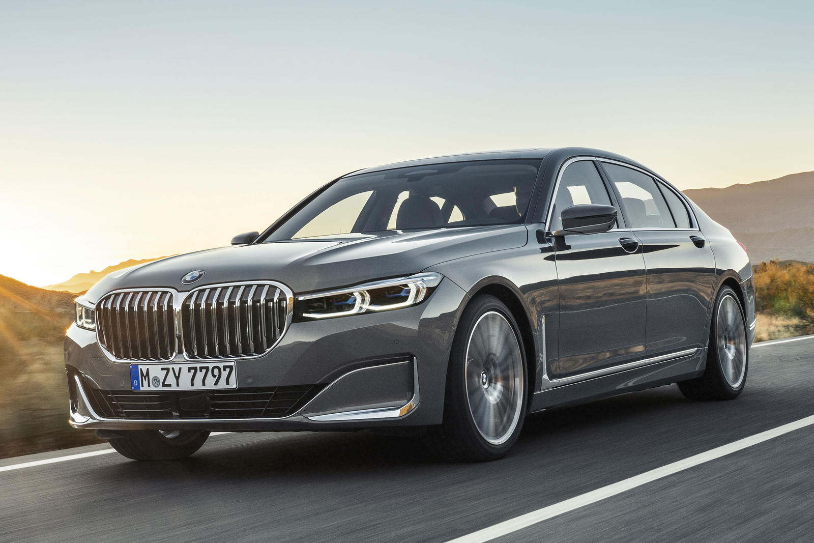 thay ắc quy xe BMW 760i tại nhà 0333266768