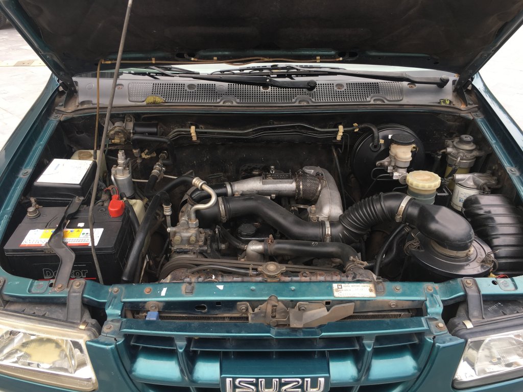 thay ắc quy xe Isuzu Hi Lander tại nhà 0333266768