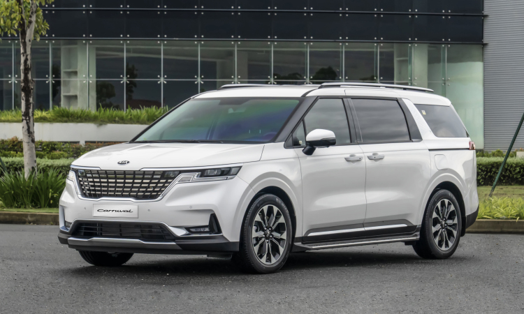 thay ắc quy xe Kia Carniva tại nhà lh:0333266768